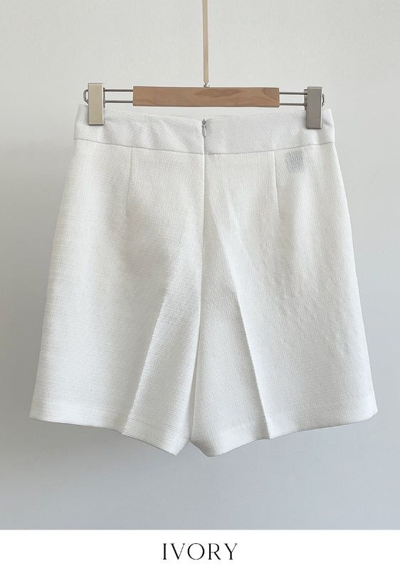 Cornell Summer Tweed Button Short Pants