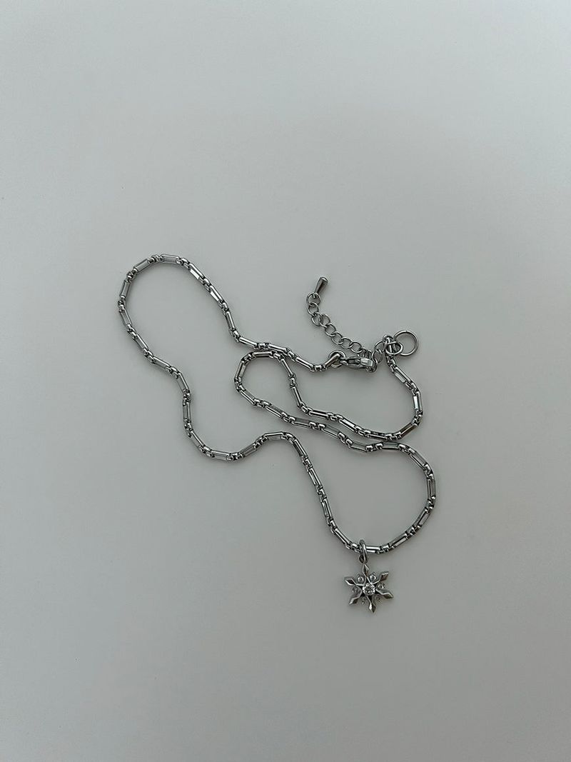 Snowflake necklace