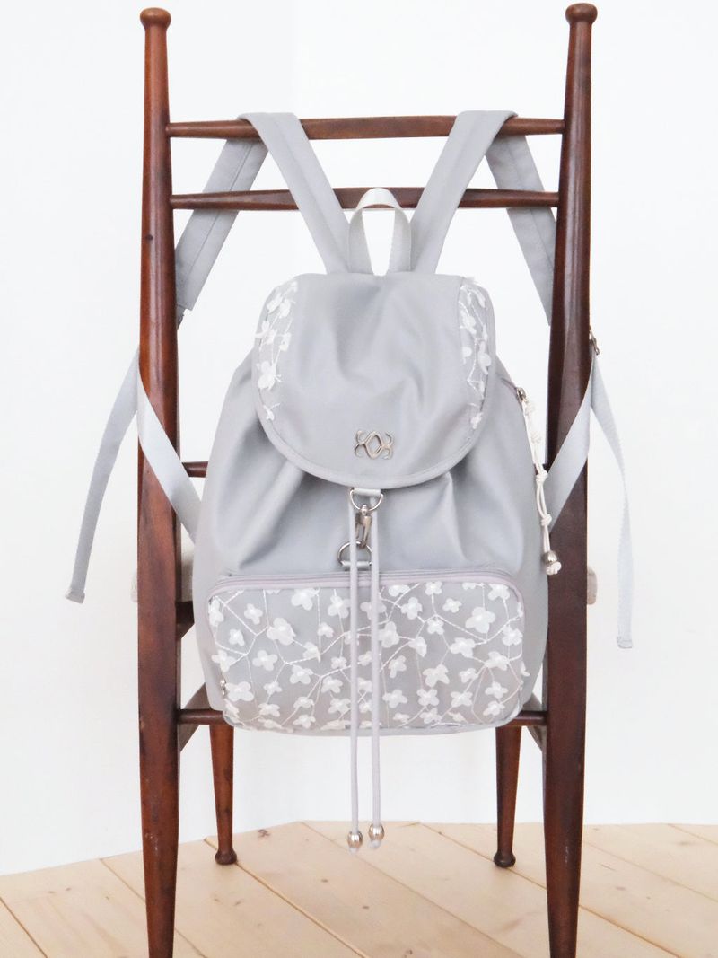 SIWL107(シウォル107)の「Garden Backpack (Light Grey)(Bags)」