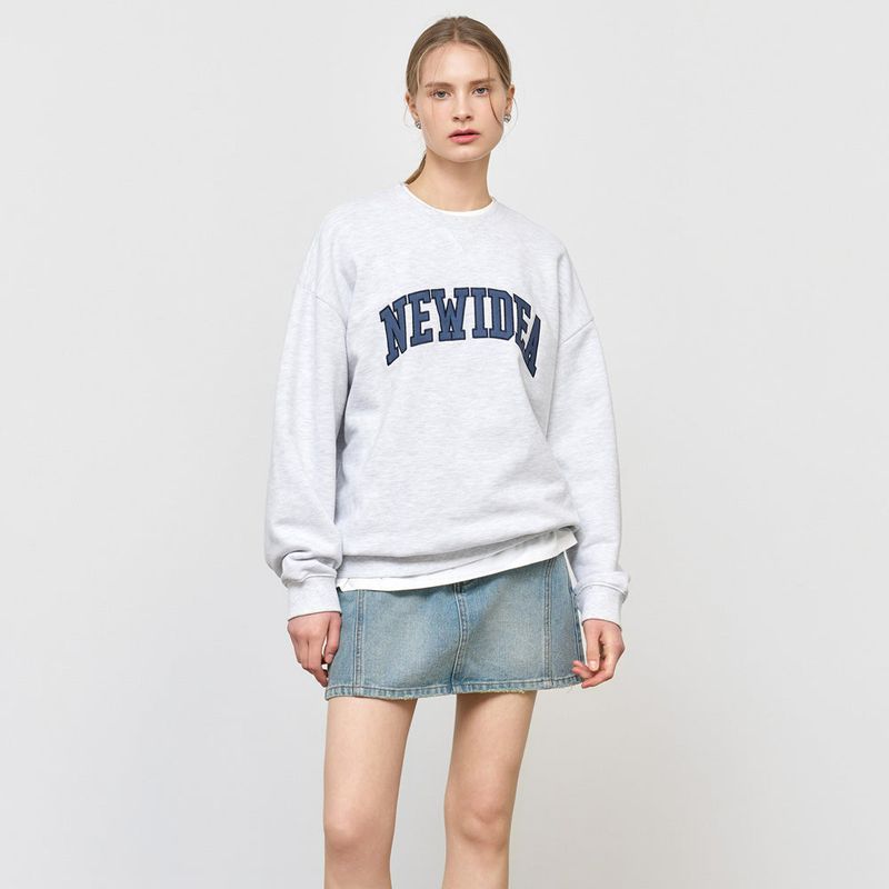 GENERAL IDEA（ジェネラルアイディア）の「 UNISEX NEWIDEA Applique Embroidery Oversized Sweatshirt [WHITE MELANGE GREY]（Tops）」