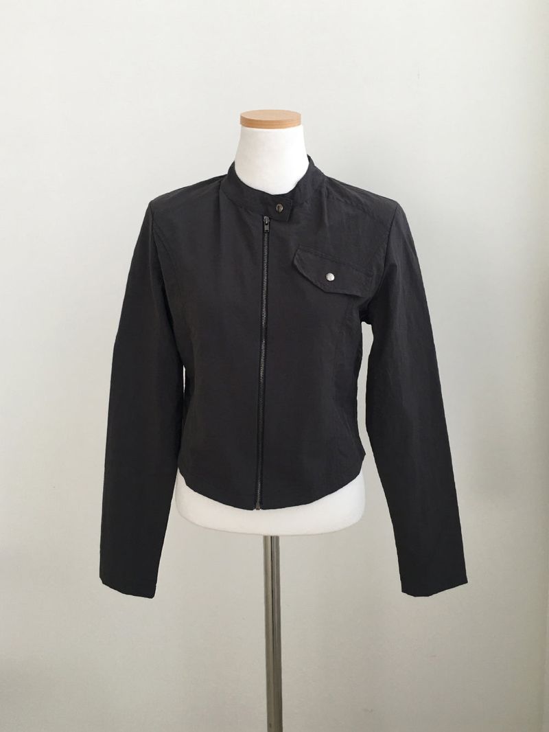 High-neck snap short jacket