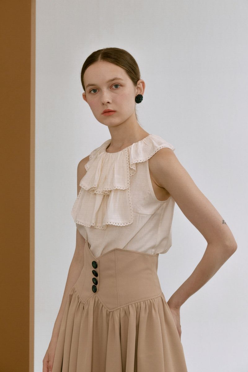 Bib blouse