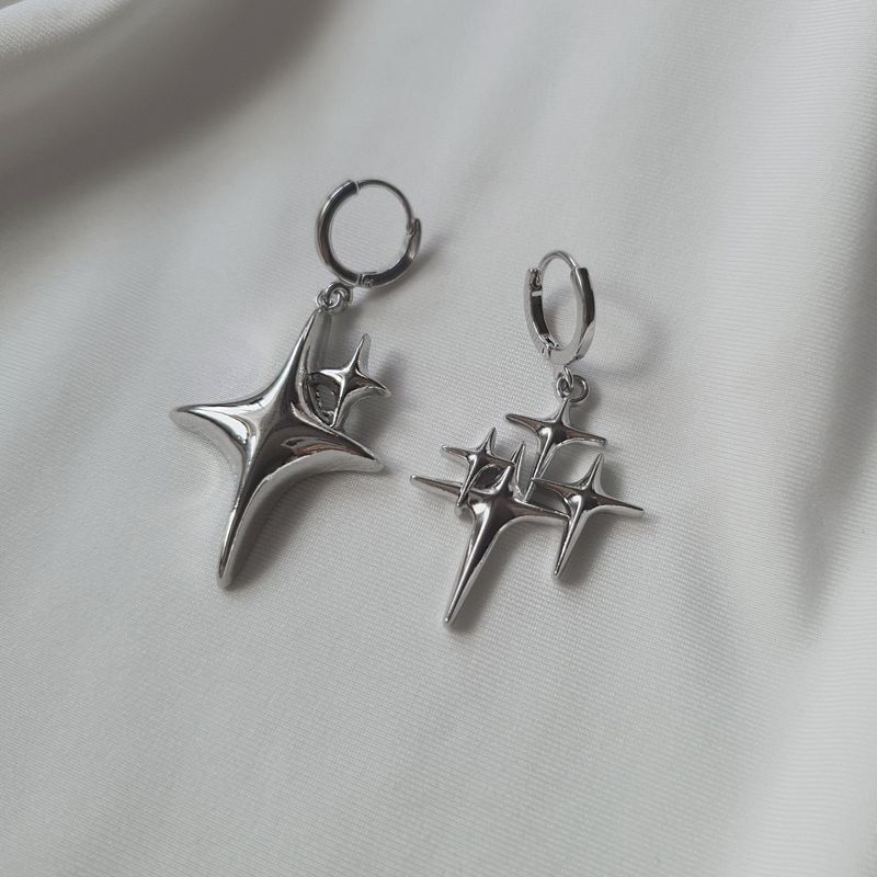  [Aespa Karina, IVE Gaeul Piercing] Sparkle Sparkle Huggies Piercing