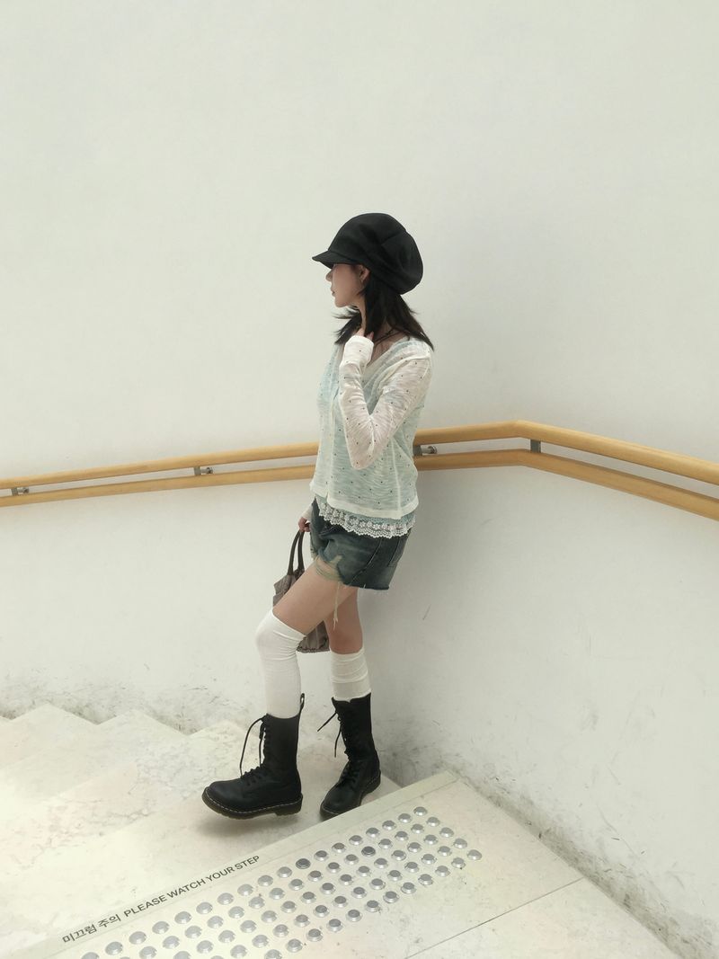 Distressed Washed Denim Hot Pants (3c)