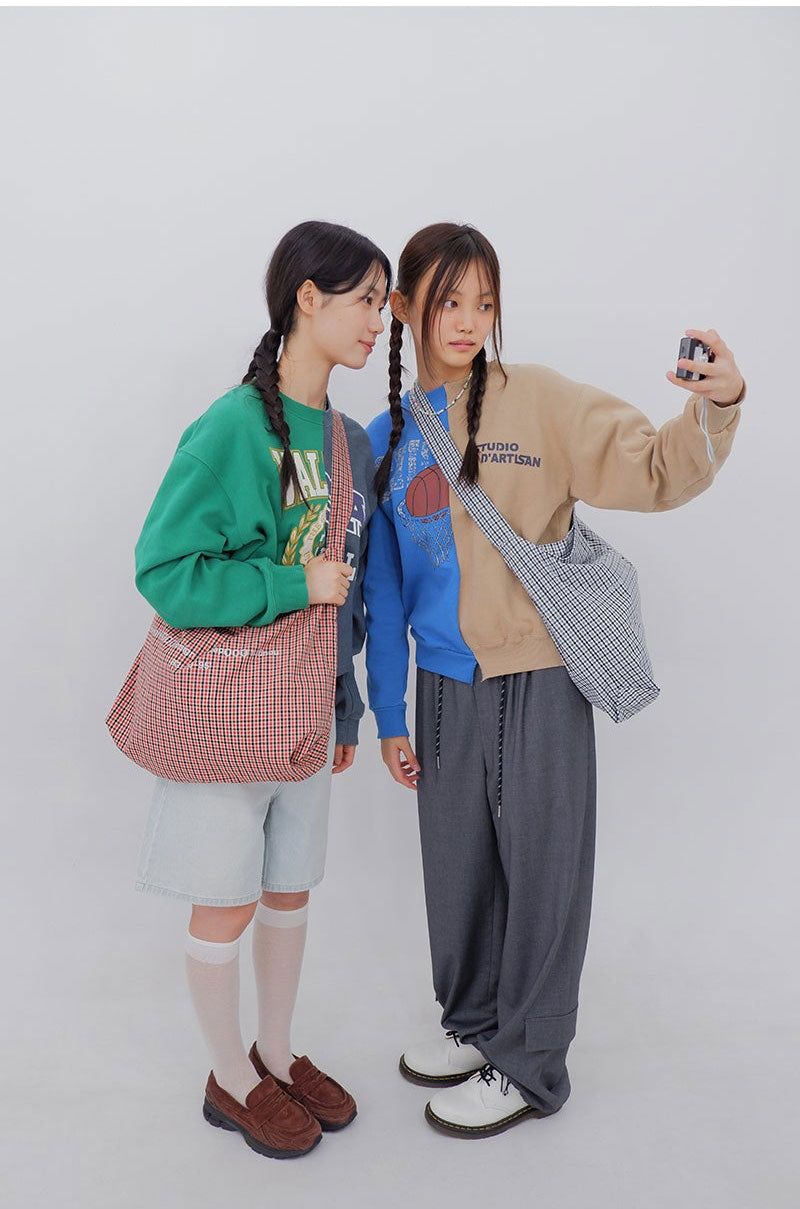 Reverse Logo Check Bag / Black