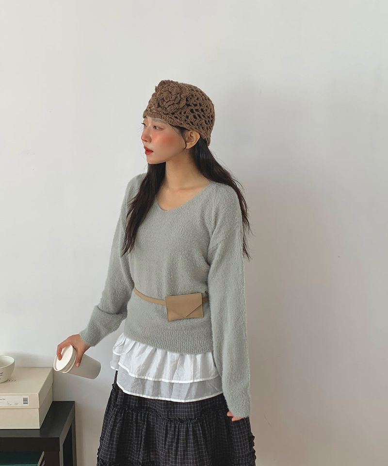 Soft Angora V-neck knitwear