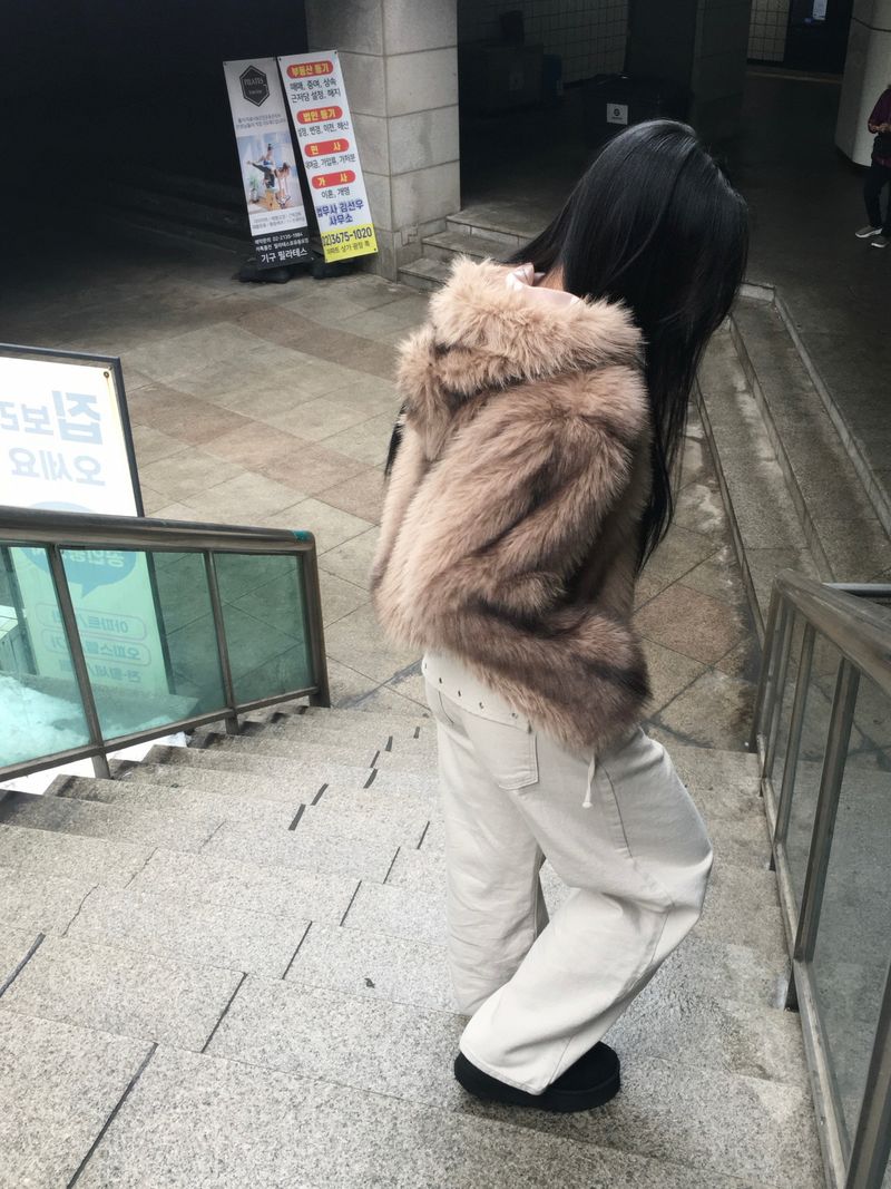 Mua Crop Fur Jacket (1c)
