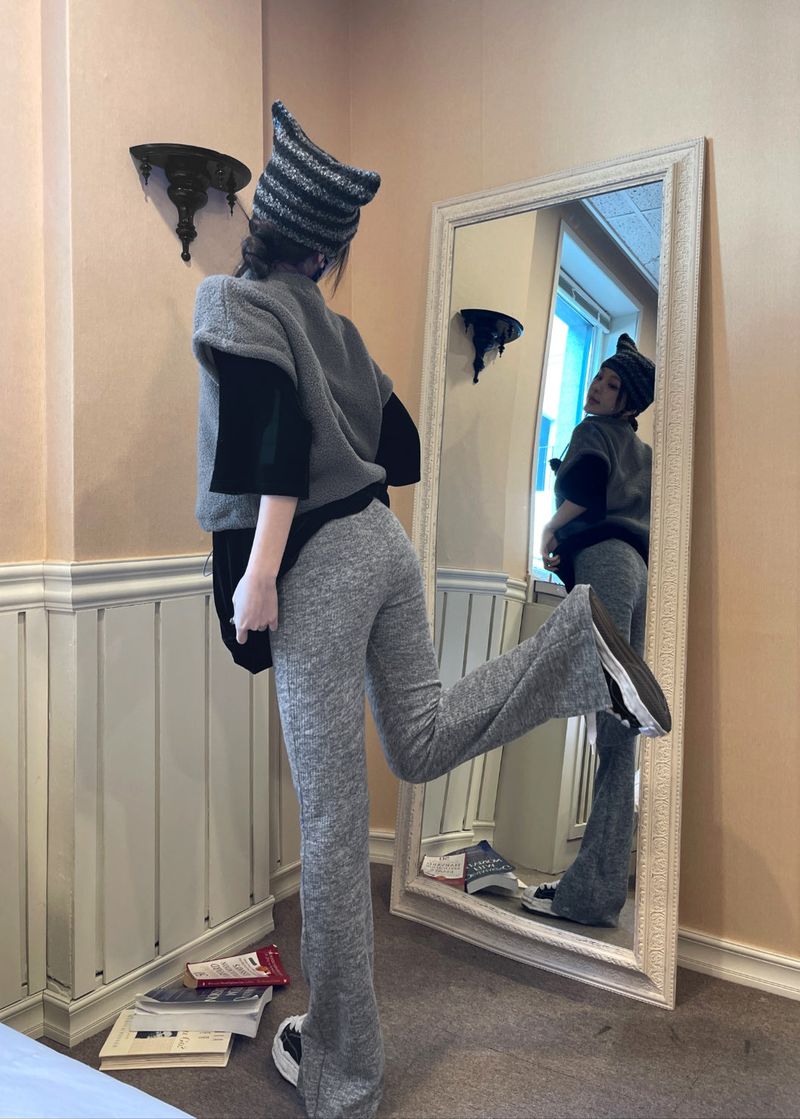 GISELE(ジゼル)の「Front slit pintock pants(Pants)」