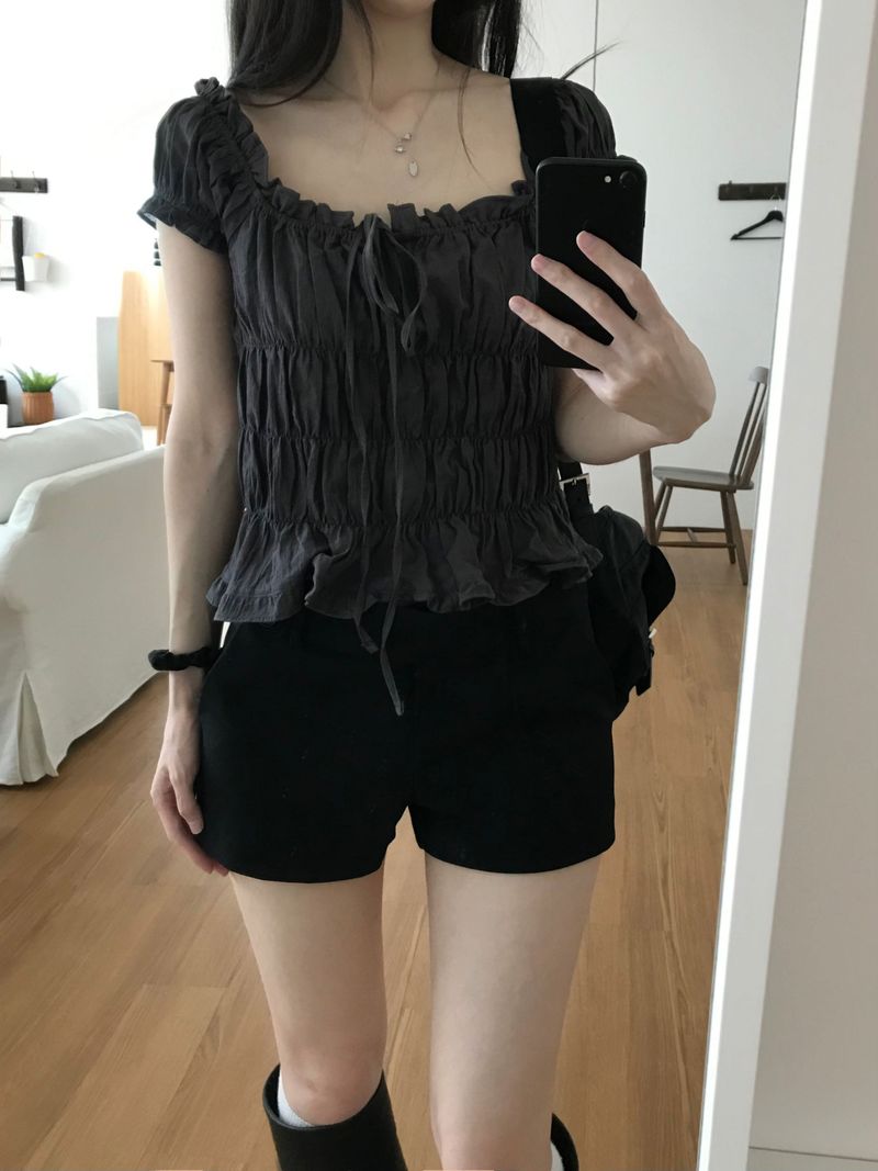 Betty Shirring Blouse (2 colors)