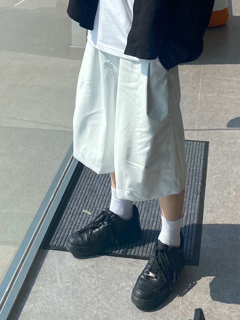 UNAIDUN(アネイダン)の「Leather Pintuck Bermuda Half Pants 2C(Pants)」