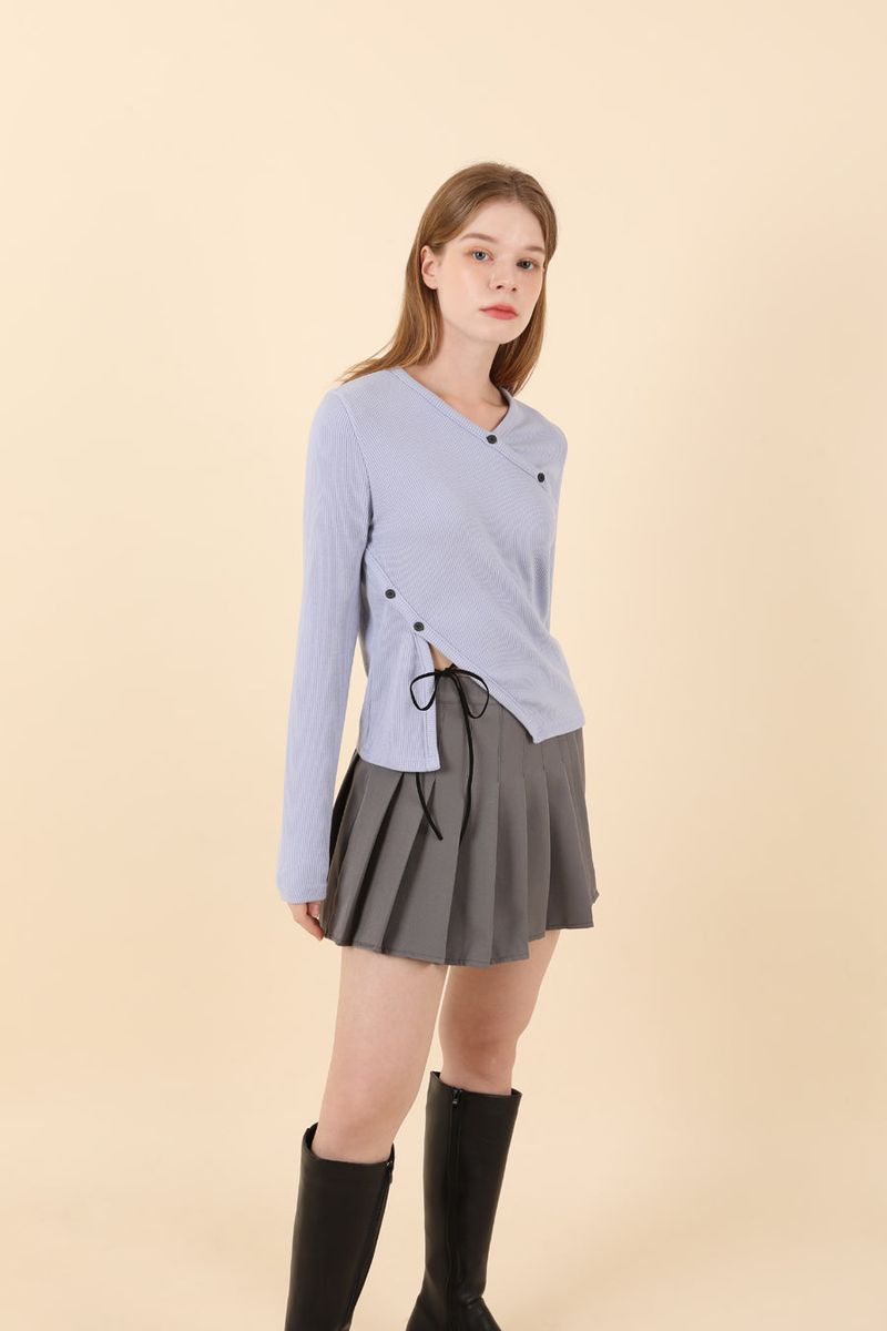 VネックスリットTシャツ