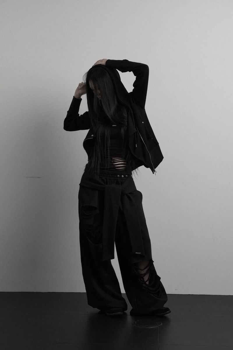 [label] hand-cut damage halterneck sleeveless (black)