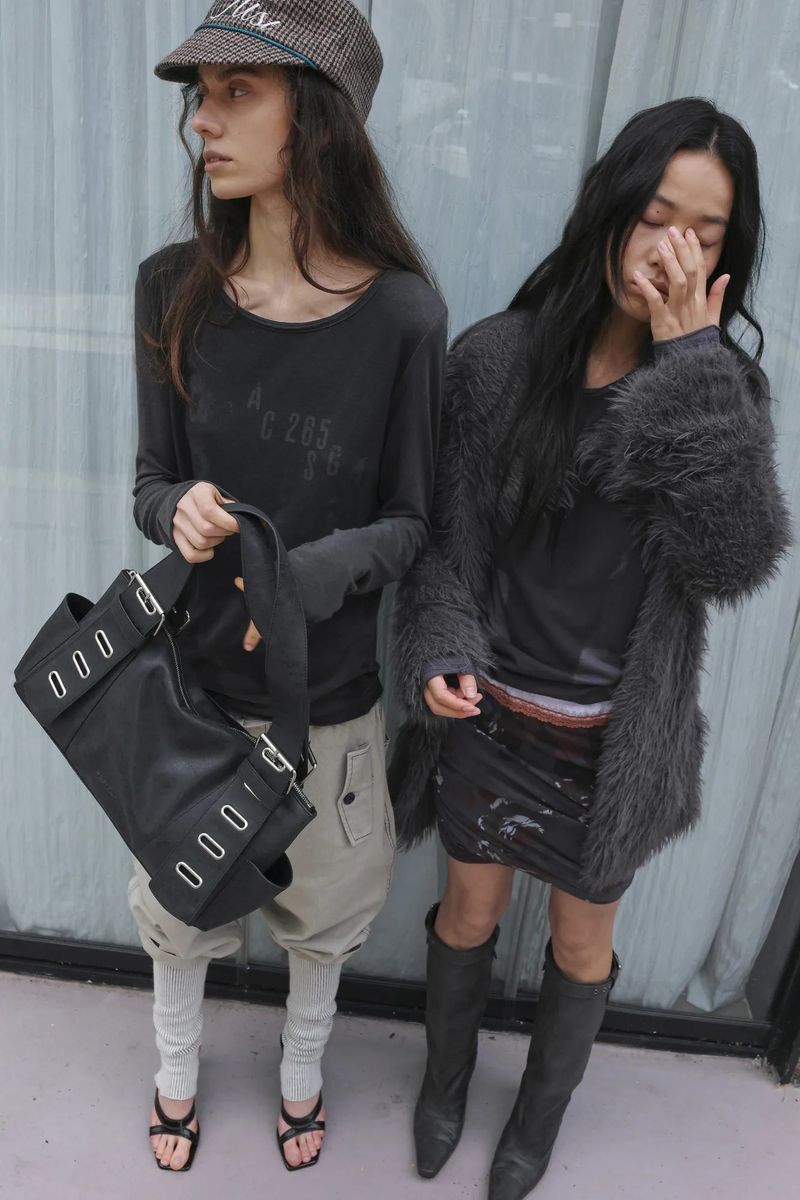 26SS★ ローカットブラーディグラフィック長袖Tシャツ