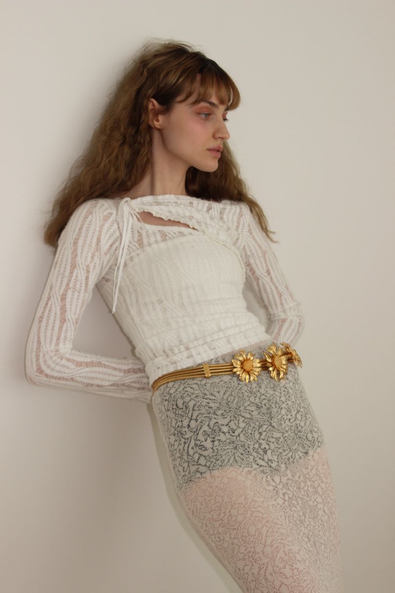 UNBALANCE SPAN LACE SHIRRING TOP / WHITE
