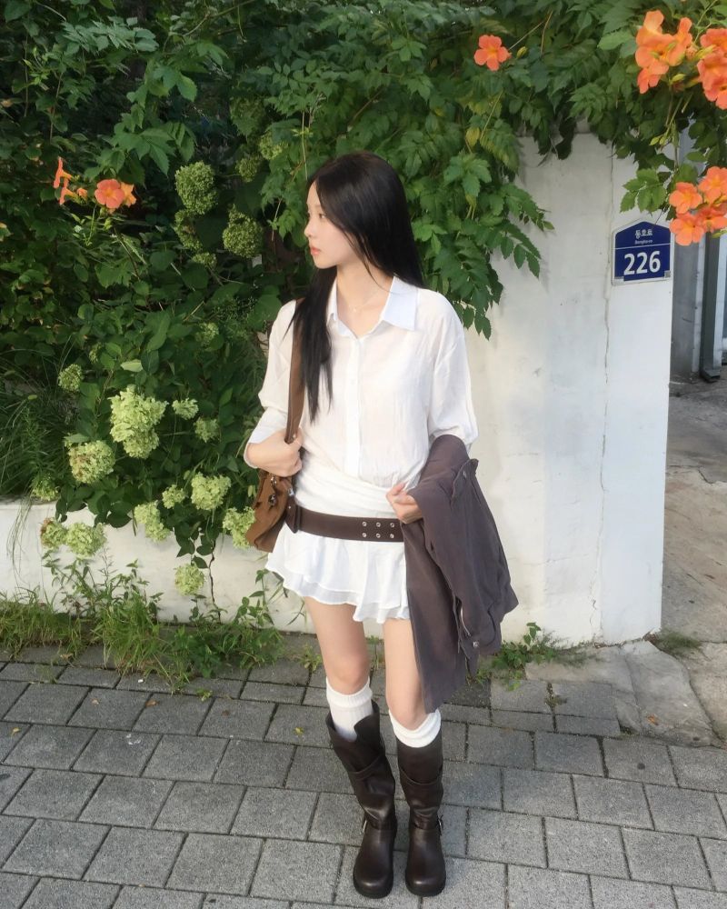 Buckle strap long boots
