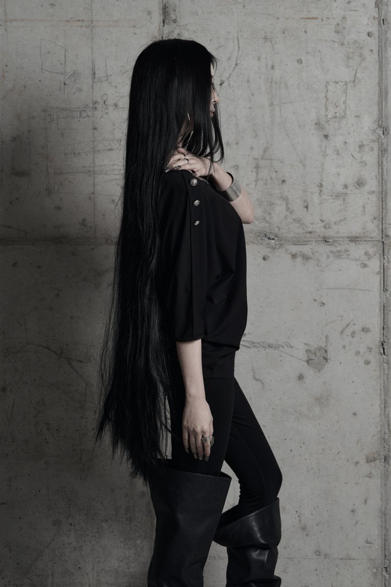[label] metal button loose drape top BLACK