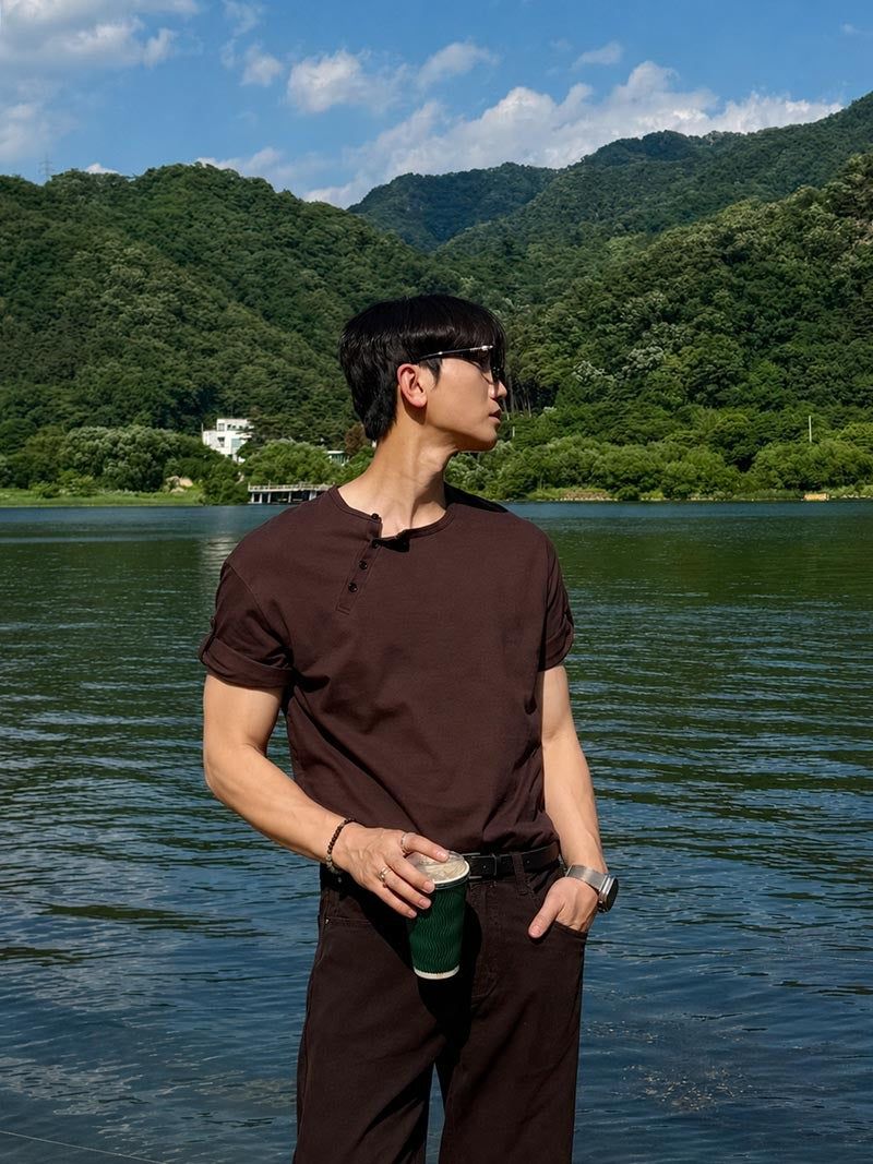 ASCLO（エジュクロ）の「[A-T0185] ナナメヘンリーロールアップ半袖Tシャツ (4色)（Tops）」