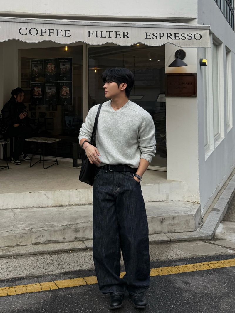 Settle line v-neck knitwear