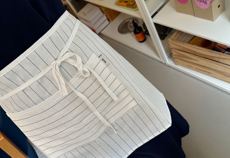 SIMPLE HALF APRON