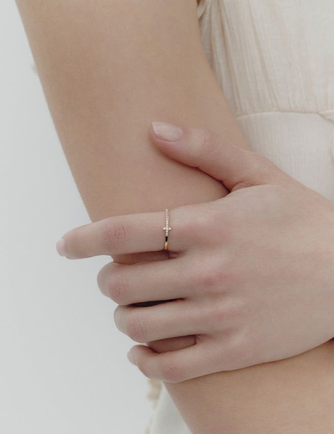 26SS★ Truly Essence 14K Cross Pave Ring