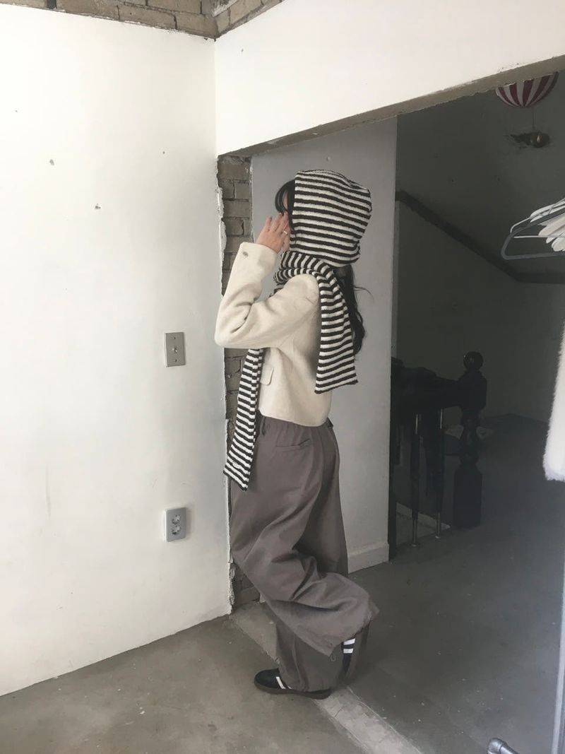 Stripe hood muffler