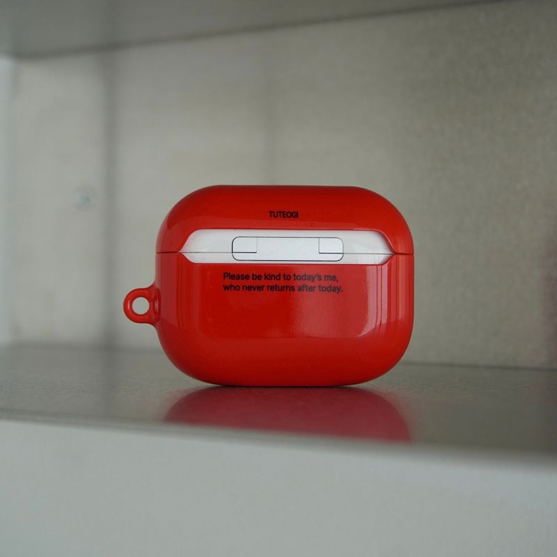 hard airpods case 'red'