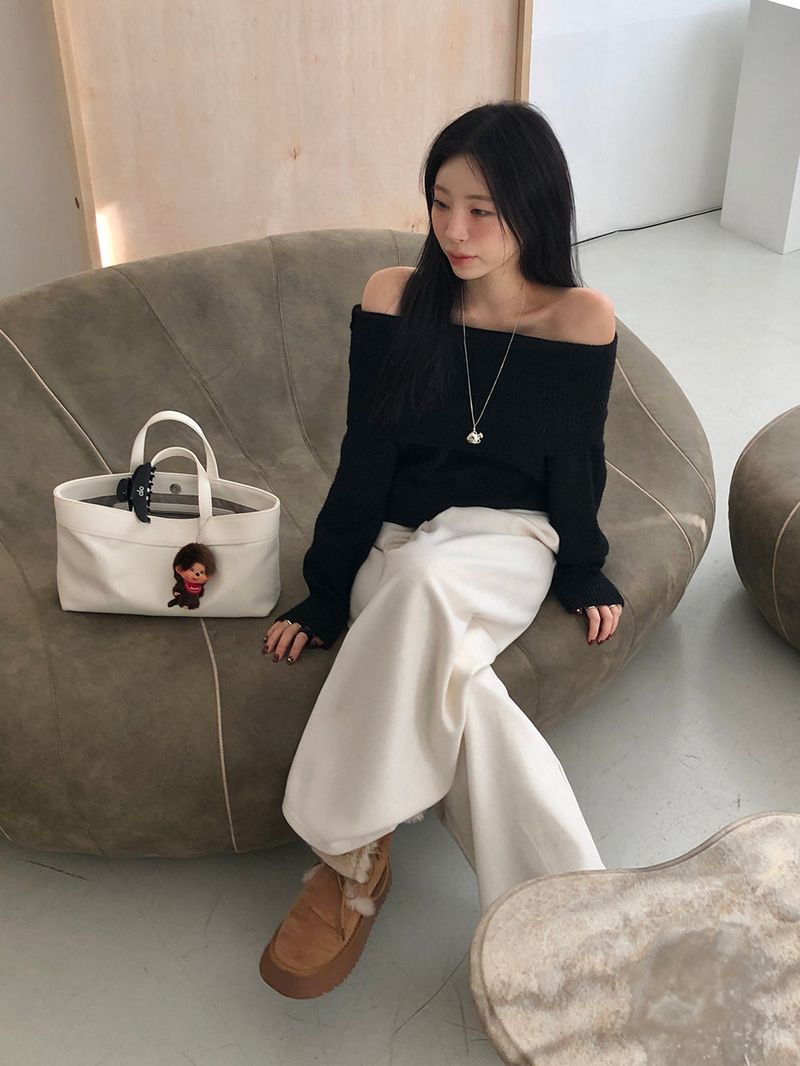 [MADE] Endelin Wool Off-Shoulder Knit