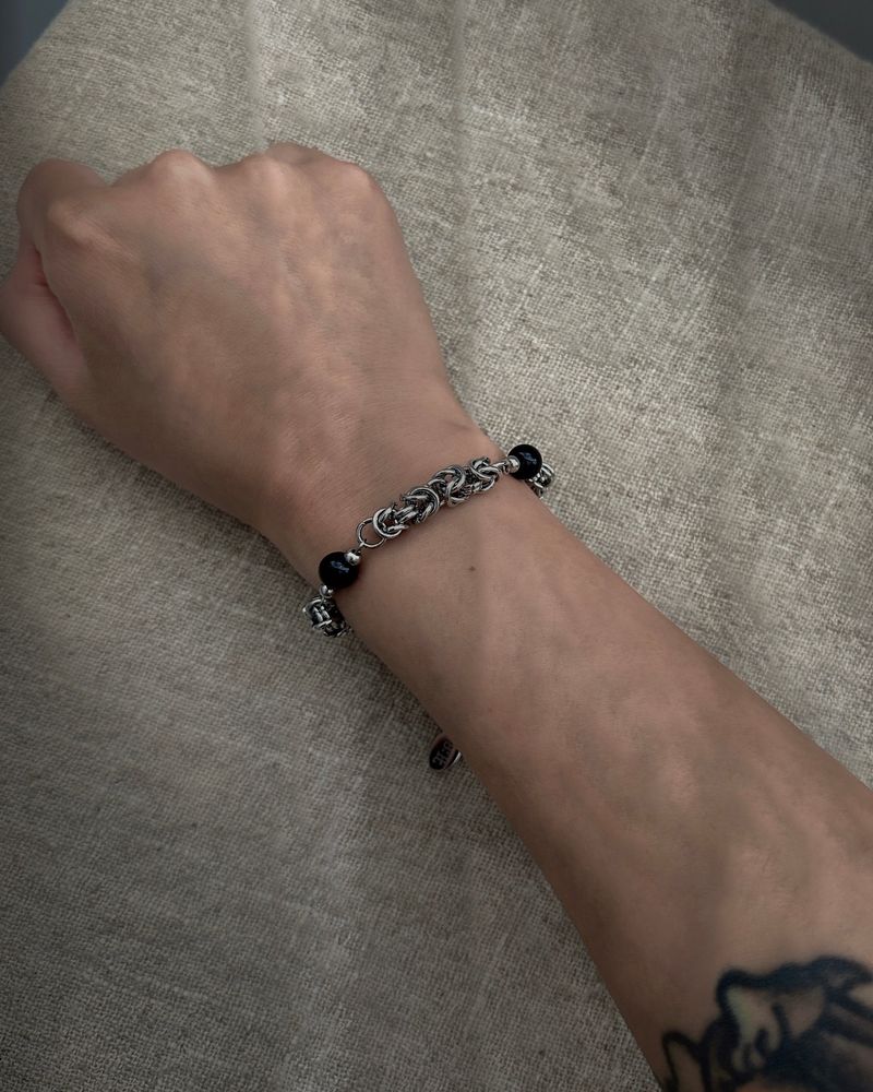 Black Onyx O-ring Connection Bracelet