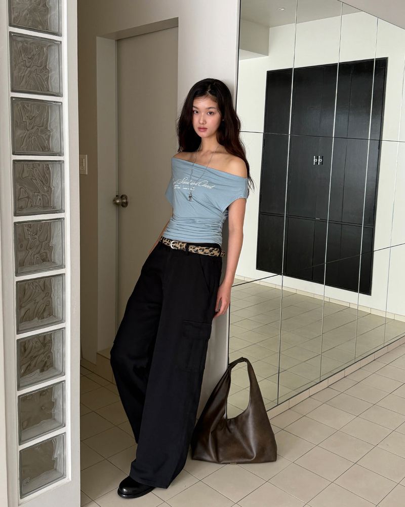 [ORIGINAL] Ellen Off-Shoulder T-shirt