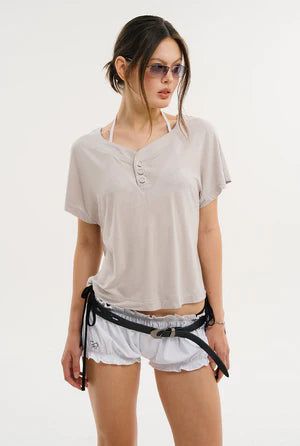 Loose snap tee