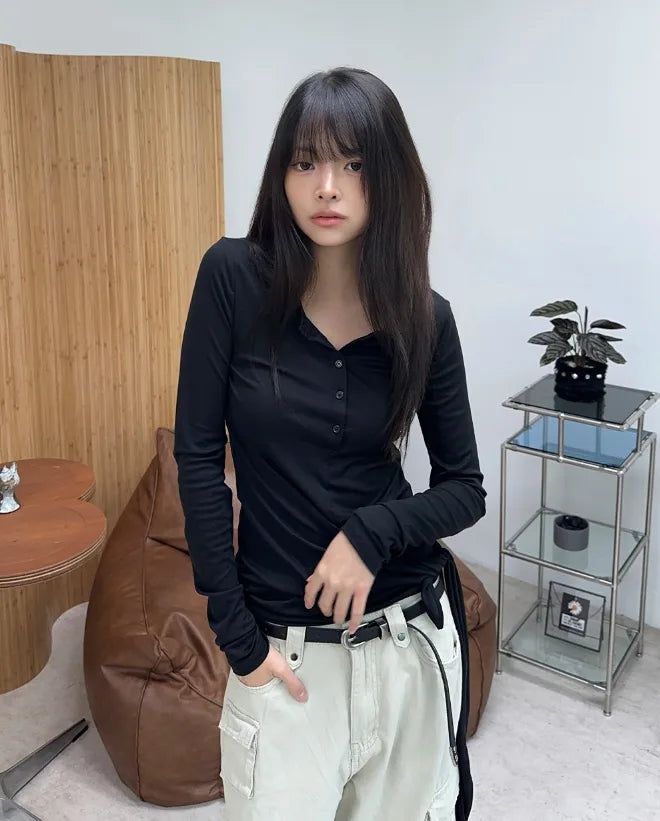 SATIIIZ（サティーズ）の「Luen Wrap Henley Neck Long Sleeve（Tops）」