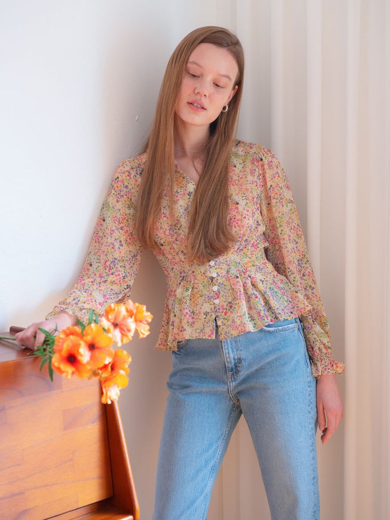 vem.ver(ベムバー)の「TUCK DETAIL BLOUSE_YELLOW(Tops)」