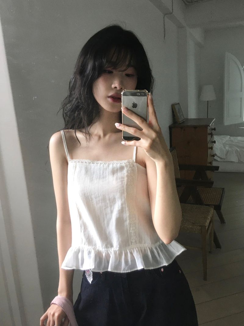 Lace Sleeveless Blouse