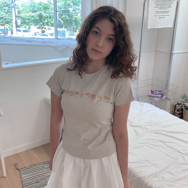 delidi（ディライディ）の「Capybara cake T-Shirt (white)（Tops）」