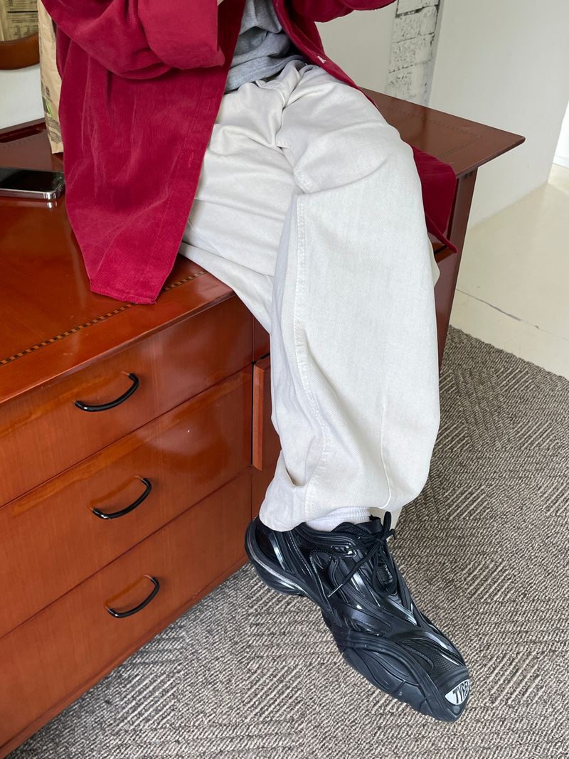 Slit puff point pants