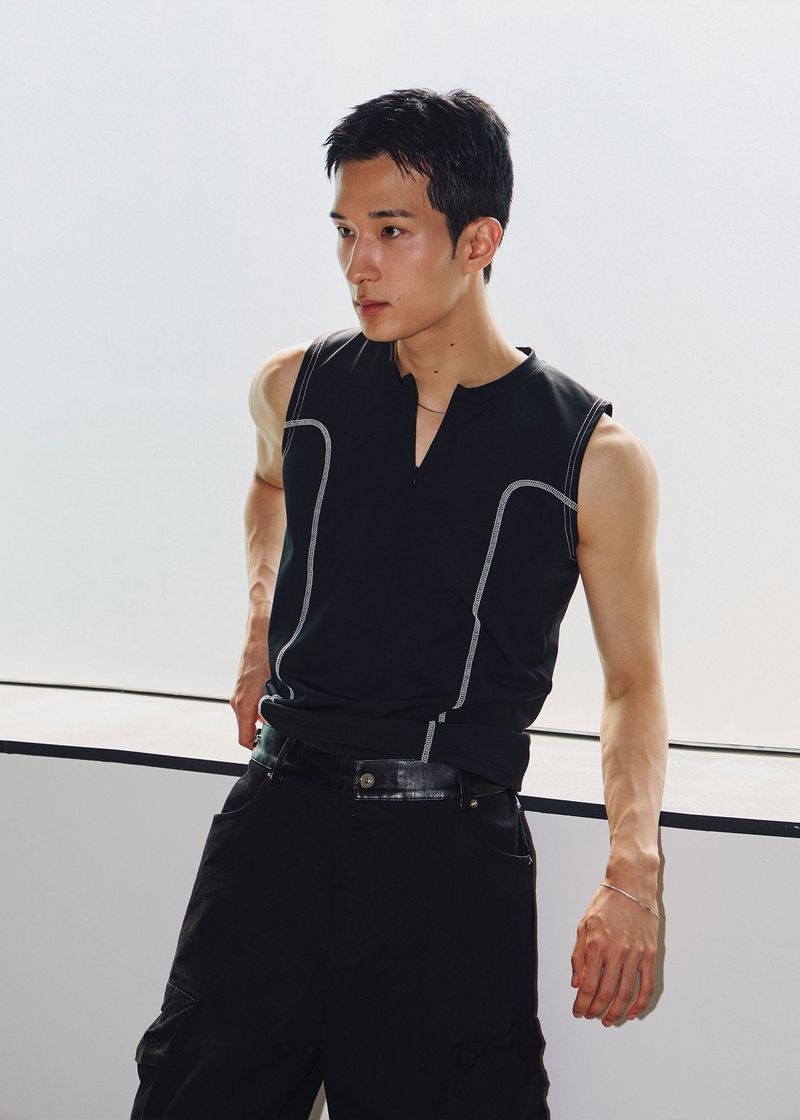 LAURANTSEOUL（ローラントソウル）の「Curved half zip up sleeveless(Black)（Tops）」