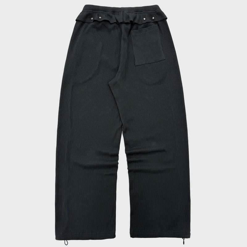 CARROT PANTS IN DARK GREY