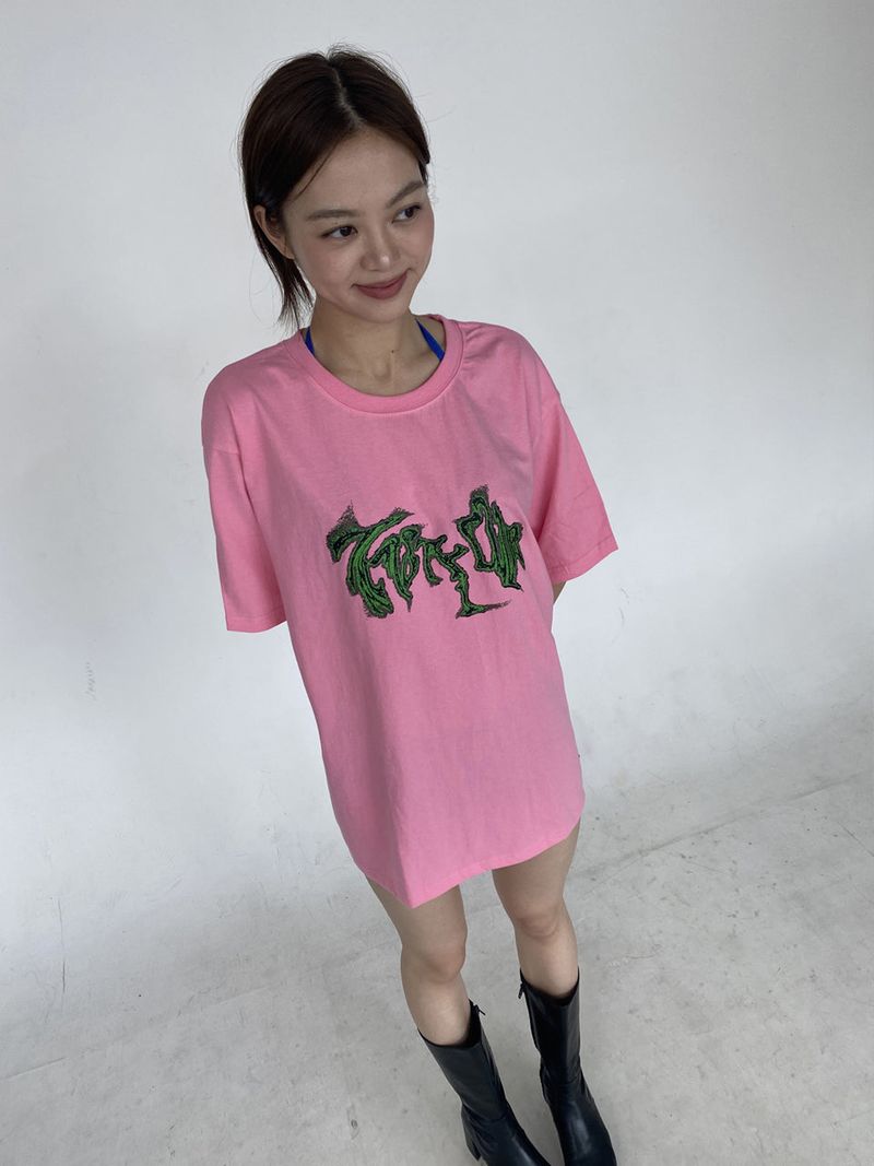 Thirsty Club（サースティー クラブ）の「Lil monster overfit t-shirt - Pink (Unisex)（Tops）」
