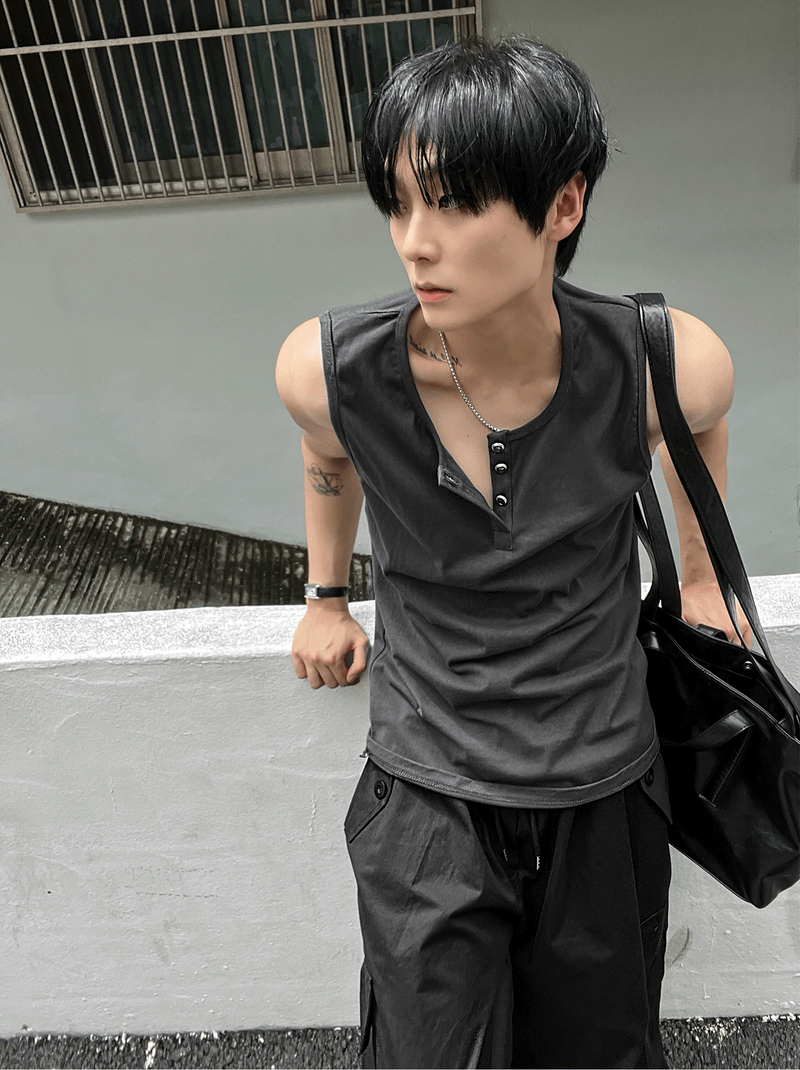 COSYHARU（コシハル）の「urban henly-neck sleeveless shirt（Tops）」