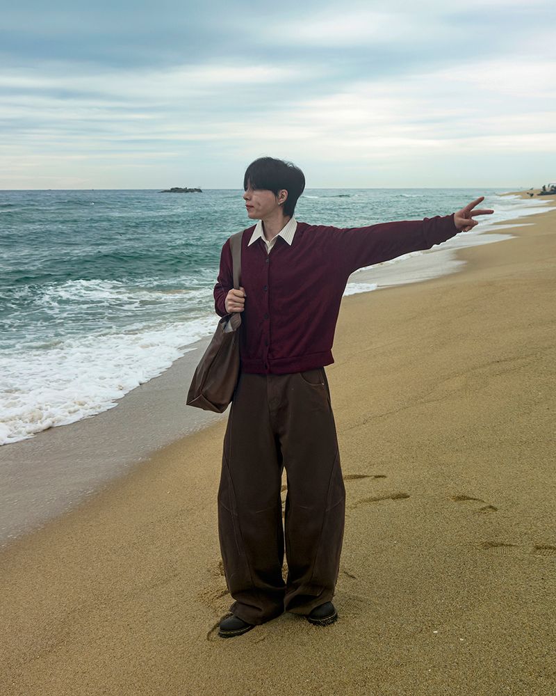 Orbit cut wide cotton pants