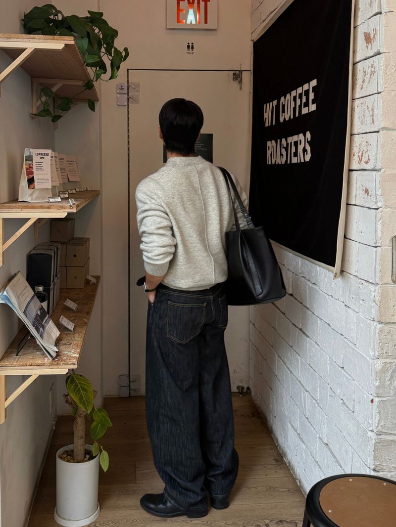 Settle line v-neck knitwear
