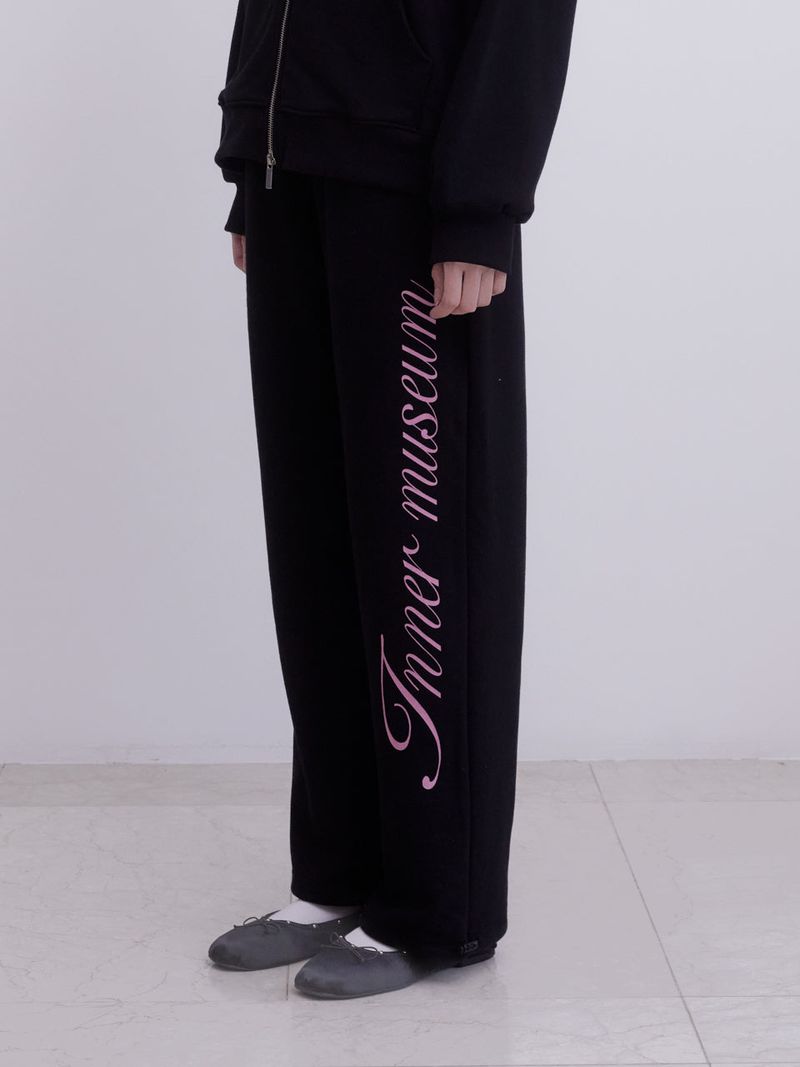 Innermuseum（インナーミュージアム）の「Inner Museum Lettering two-way Sweatpants (BLACK)（Pants）」