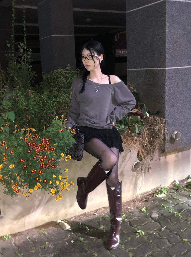 Off-Shoulder Sweatshirt