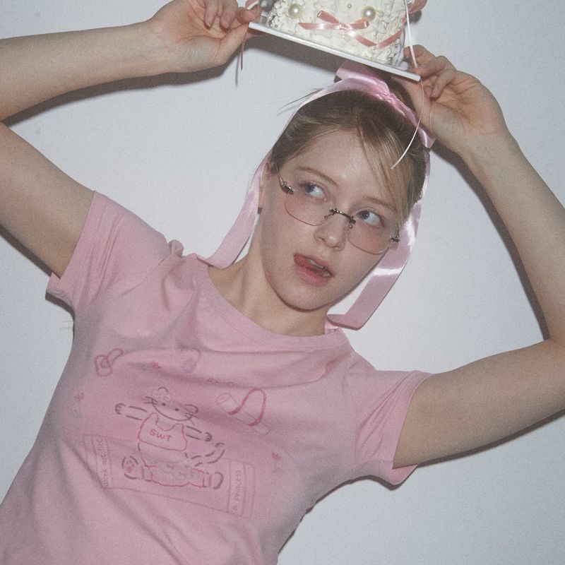 sweatsweet（スウェットスイート）の「MEOW PILATES CLUB T-SHIRTS - PINK（Tops）」