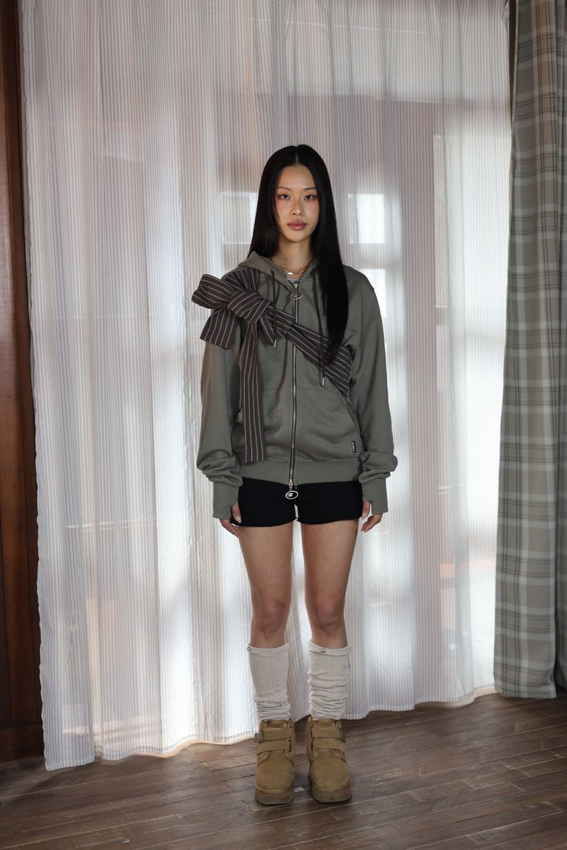 BFEEP（ビーピーピ）の「 2way ribbon stripe hood warmer zip_khaki（Tops）」
