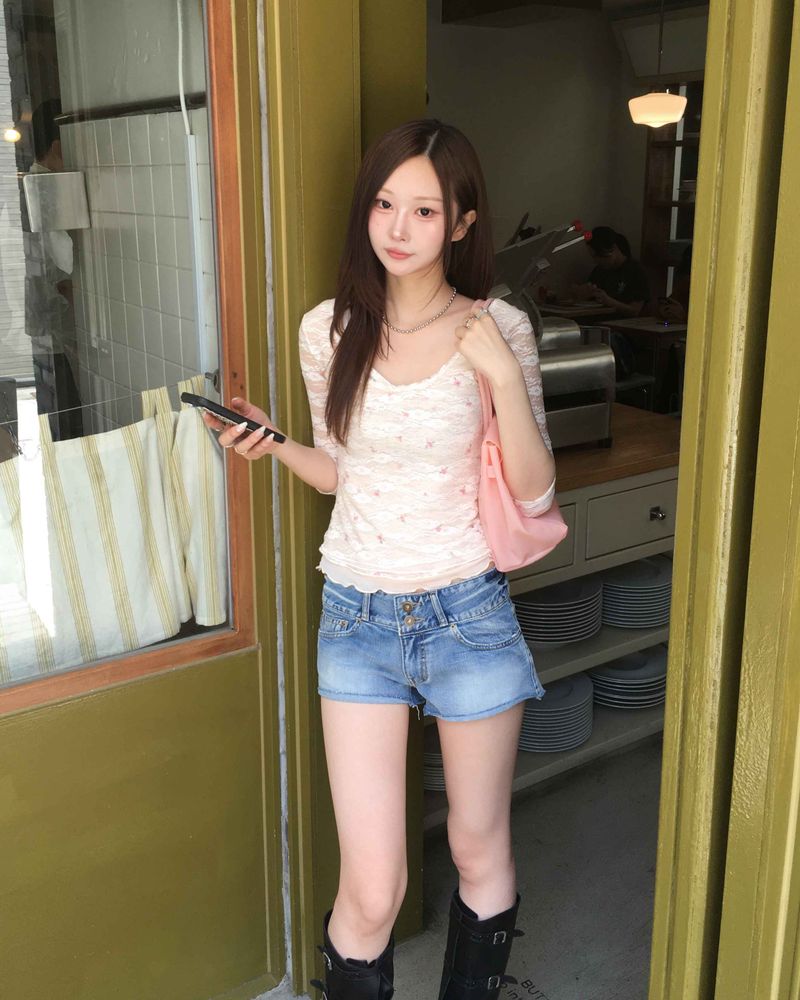 Flower lace T