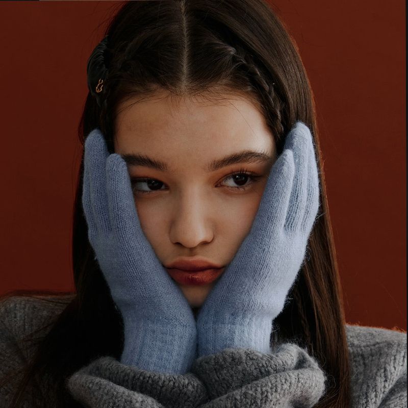 OVT-U（オーブイティーユー）の「Angora Finger Gloves（Fashion Accessories）」