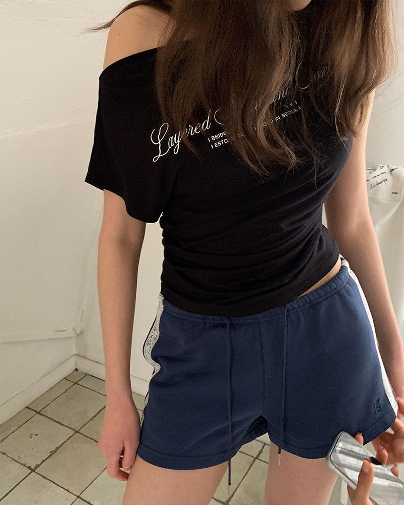 [ORIGINAL] Ellen Off-Shoulder T-shirt
