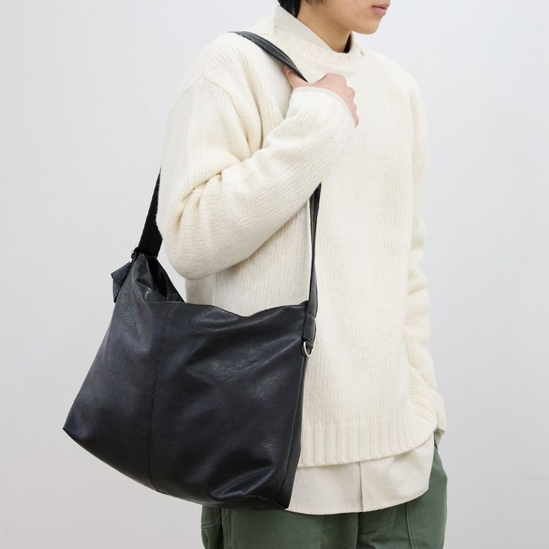 ホーボーレザークロスショルダーバック (BLACK)