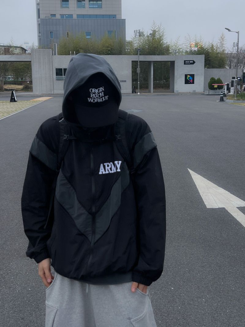 Ami Windbreaker Jacket (2 Colors)